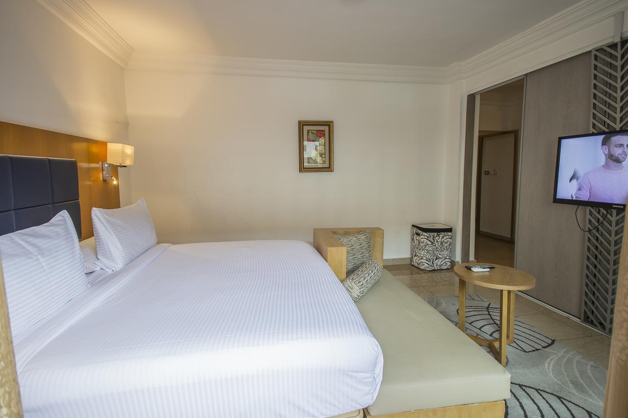 Léon Hôtel Kinshasa Exterior foto